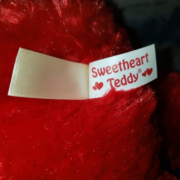 Sweetheart Teddy - 2022 Valentine’s Day Red Plush Teddy NWT - Picture 5 of 5